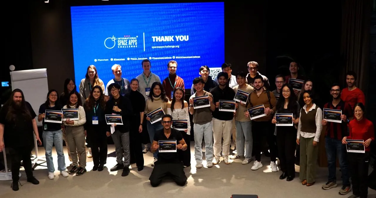 NASA Space Apps Oslo 2025 participants with their certificates